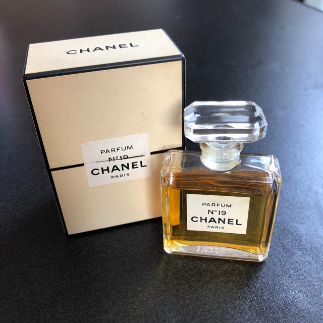 CHANEL - chanel ♡ no19 フレグランス 香水の通販 by aoio shop ｜シャネルならラクマ