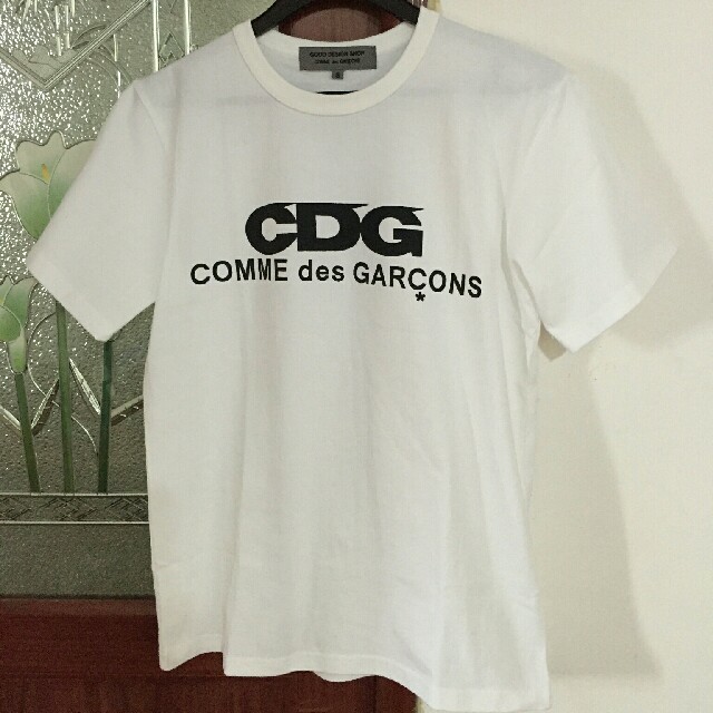 COMME des GARCONS(コムデギャルソン)のCDG comme des garcons　Ｔシャツ メンズのトップス(Tシャツ/カットソー(半袖/袖なし))の商品写真