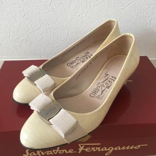 サルヴァトーレフェラガモ(Salvatore Ferragamo)のフェラガモ パンプス(ハイヒール/パンプス)