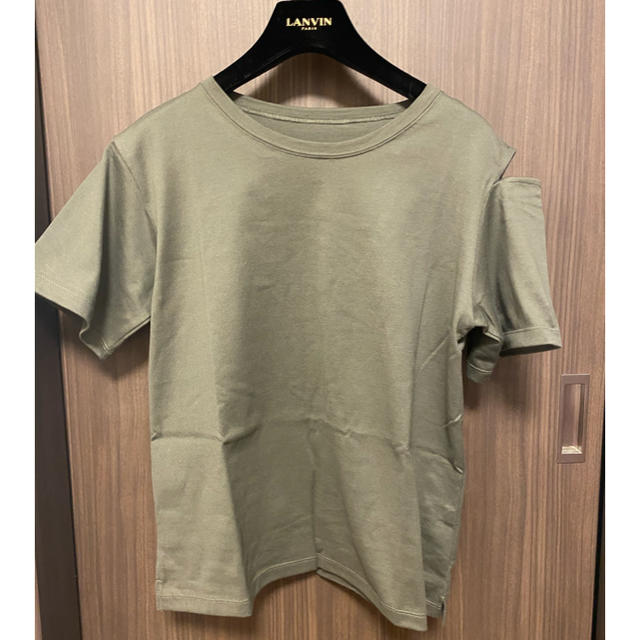 伊勢丹(イセタン)のTシャツ　左肩スリット　アシメ レディースのトップス(Tシャツ(半袖/袖なし))の商品写真