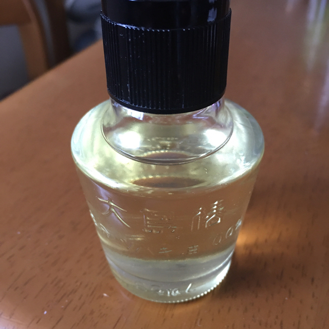 大島椿(オオシマツバキ)の大島椿   60ml  椿油 肌 髪に潤いを与えてくれます。 コスメ/美容のヘアケア/スタイリング(ヘアケア)の商品写真