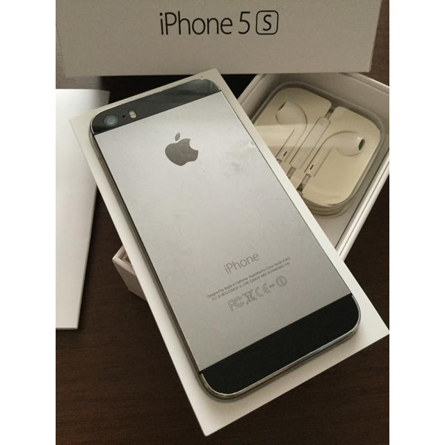 iPhone(アイフォーン)のiPhone5s 16GB Space Gray docomo スマホ/家電/カメラのスマートフォン/携帯電話(スマートフォン本体)の商品写真