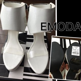 エモダ(EMODA)のEMODA サンダルは(サンダル)