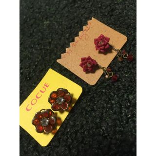 コキュ(COCUE)のコキュ ピアス オレンジ 花　バラ　ピンク(ピアス)