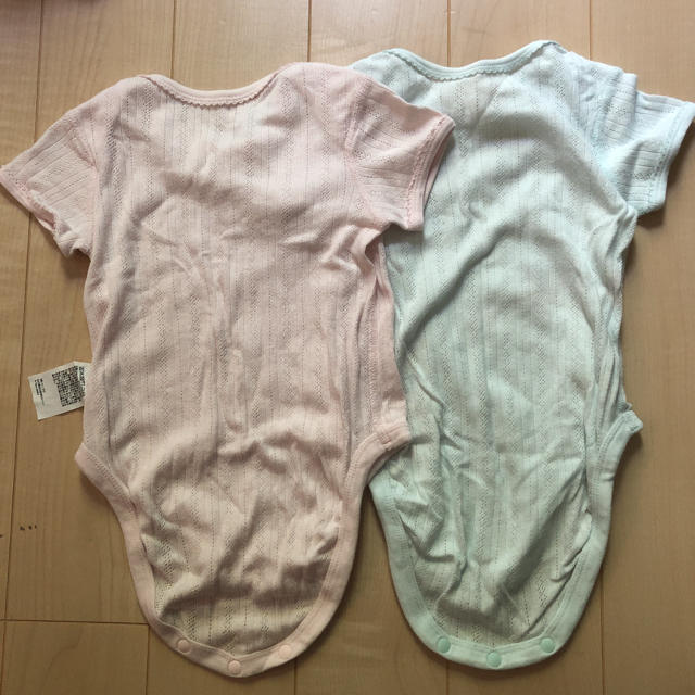 UNIQLO(ユニクロ)のユニクロ 肌着 半袖ロンパース　2枚　80 キッズ/ベビー/マタニティのベビー服(~85cm)(ロンパース)の商品写真