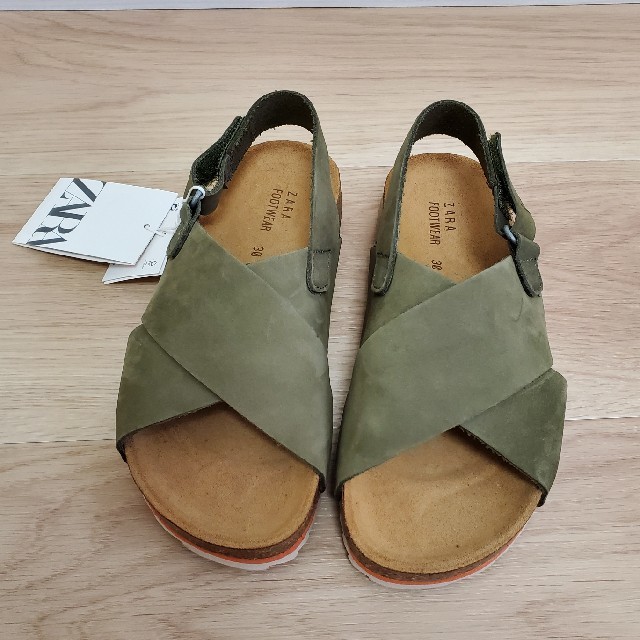 ZARA KIDS(ザラキッズ)のzara 19 レザー　サンダル キッズ/ベビー/マタニティのキッズ靴/シューズ(15cm~)(サンダル)の商品写真