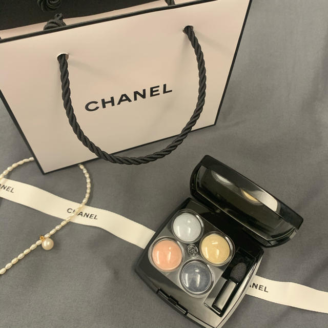 CHANEL(シャネル)の値下げ　CHANEL アイシャドウ コスメ/美容のベースメイク/化粧品(アイシャドウ)の商品写真