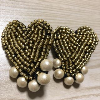 ザラ(ZARA)の大ぶりハートピアス　ハンドメイド(ピアス)