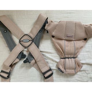 ベビービョルン(BABYBJORN)のベビービョルン ベビーキャリアミニ　メッシュ　パーリーピンク(抱っこひも/おんぶひも)