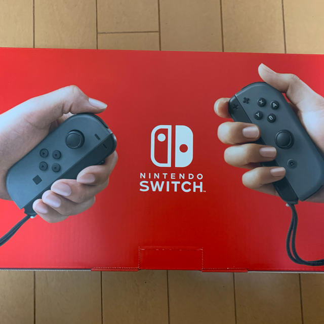 Nintendo Switch(ニンテンドースイッチ)の任天堂Switch グレー　新型本体 エンタメ/ホビーのゲームソフト/ゲーム機本体(家庭用ゲーム機本体)の商品写真