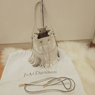 ジェイアンドエムデヴィッドソン(J&M DAVIDSON)のJ&MDavidson　カーニバル M ♡ホワイト♡(ショルダーバッグ)