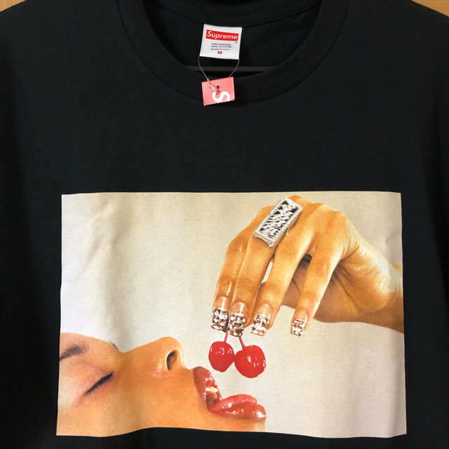 Supreme(シュプリーム)の新品未使用　Supreme Cherries Tee シュプリーム　Tシャツ メンズのトップス(Tシャツ/カットソー(半袖/袖なし))の商品写真