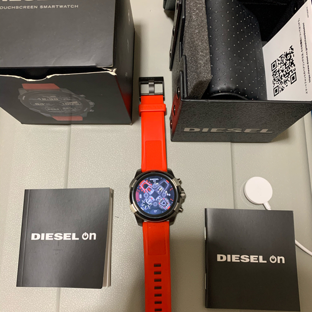 DIESEL(ディーゼル)のDIESEL スマートウォッチ　腕時計 メンズの時計(腕時計(デジタル))の商品写真