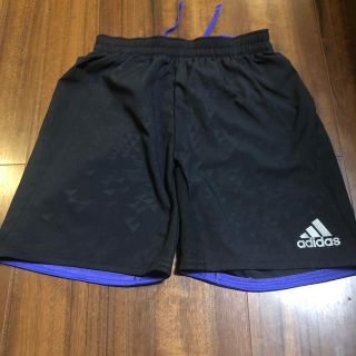 アディダス(adidas)のハーフパンツ(パンツ/スパッツ)