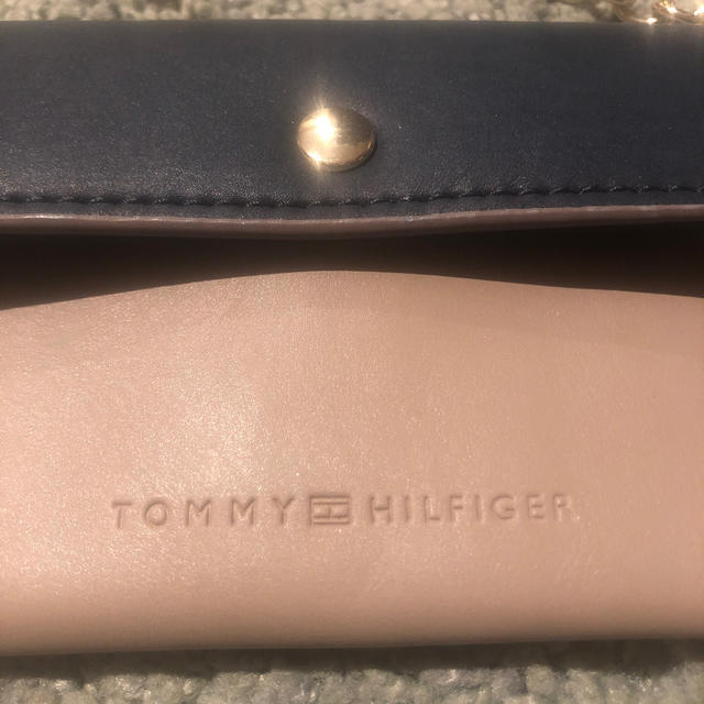 TOMMY HILFIGER(トミーヒルフィガー)のTOMMY HILFIGER ミニ財布　ミニポーチ レディースのファッション小物(ポーチ)の商品写真