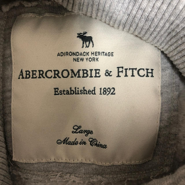 Abercrombie&Fitch(アバクロンビーアンドフィッチ)のアバクロ　パーカー レディースのトップス(パーカー)の商品写真