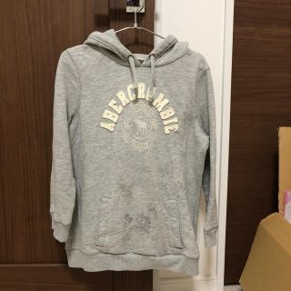 アバクロンビーアンドフィッチ(Abercrombie&Fitch)のアバクロ　パーカー(パーカー)