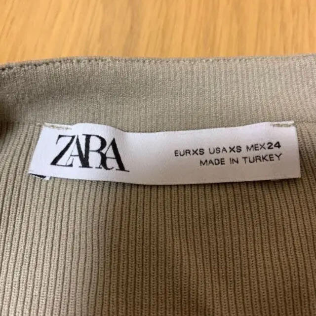 ZARA(ザラ)のZARA Tシャツ トップス カットソー／XS レディースのトップス(カットソー(半袖/袖なし))の商品写真