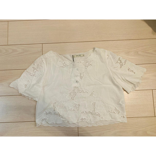 ZARA(ザラ)の未使用品　ZARA トップス ブラウス　レース レディースのトップス(シャツ/ブラウス(半袖/袖なし))の商品写真