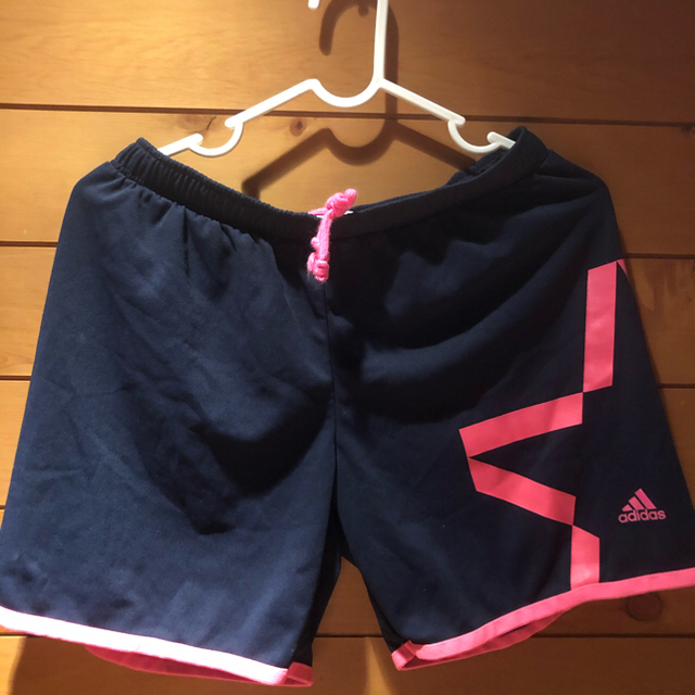 adidas(アディダス)のadidas アディダス スポーツウェア パンツ ハーフパンツ L スポーツ/アウトドアのランニング(ウェア)の商品写真