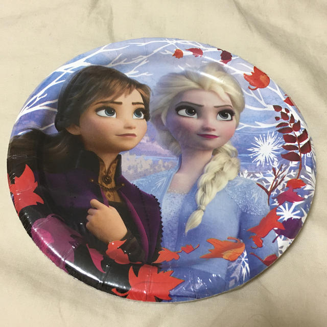 Disney(ディズニー)の日本未発売⭐︎アナ雪2 紙皿 インテリア/住まい/日用品のキッチン/食器(テーブル用品)の商品写真