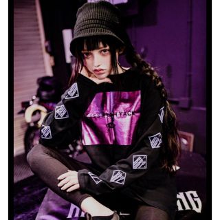 ミルクボーイ(MILKBOY)のKRY HOLO T  ロンT 長袖　ブラック×パープル箔　新品未開封(Tシャツ/カットソー(七分/長袖))