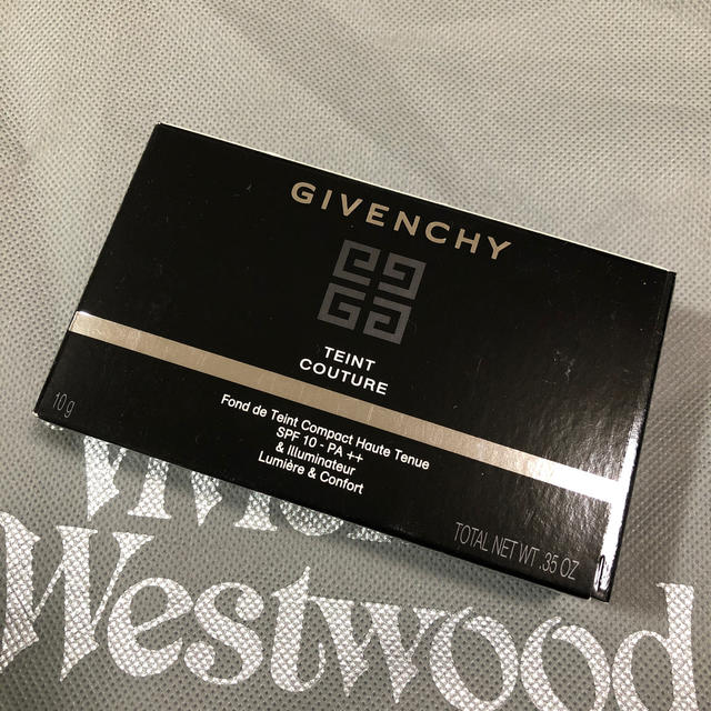 GIVENCHY(ジバンシィ)のGIVENCHY ジバンシー　タン・クチュール・コンパクト　ファンデーション　2 コスメ/美容のベースメイク/化粧品(ファンデーション)の商品写真