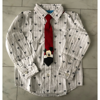 ディズニー(Disney)のネクタイ付きミッキー柄長袖シャツ　２T／95(ブラウス)