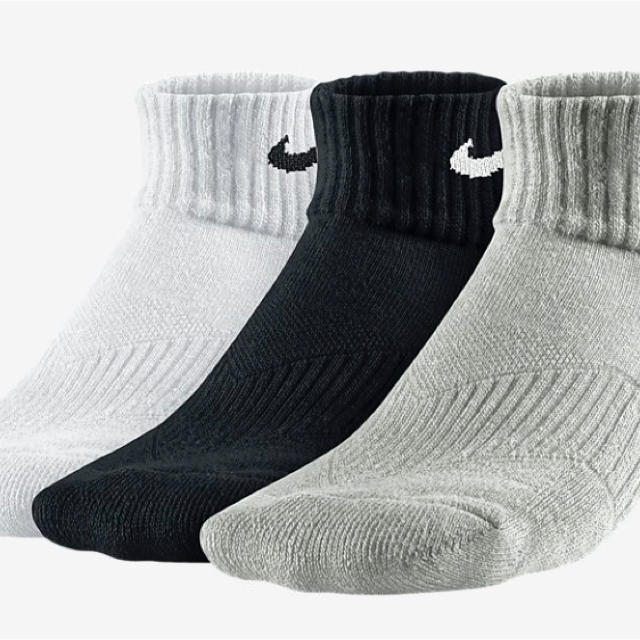 NIKE(ナイキ)の新品未使用未開封ナイキ靴下3足セット キッズ/ベビー/マタニティのこども用ファッション小物(靴下/タイツ)の商品写真