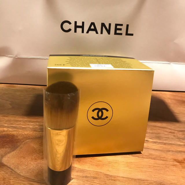 CHANEL(シャネル)のCHANEL シャネル　ブラシのみ コスメ/美容のメイク道具/ケアグッズ(ブラシ・チップ)の商品写真