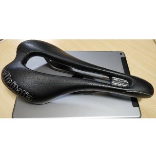 スペシャライズド(Specialized)のselle italia SLR SUPERFLOW  スーパーフロ　サドル(パーツ)