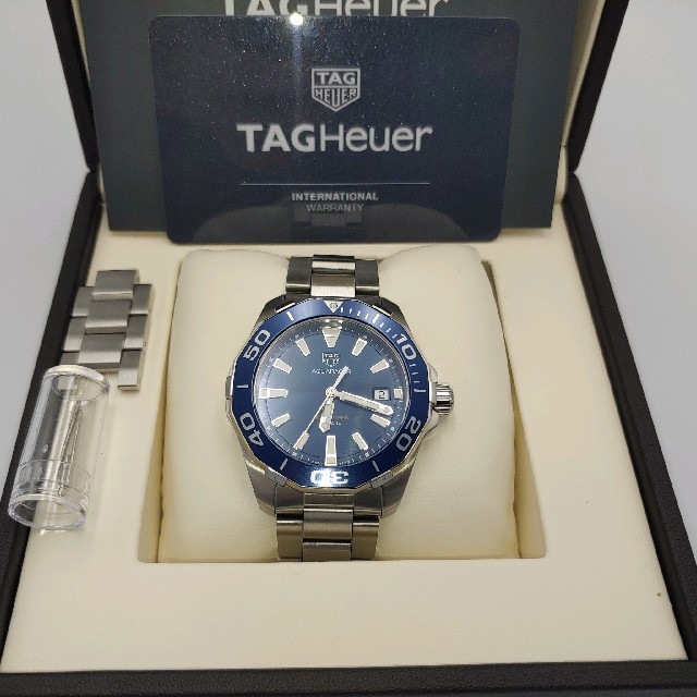 TAG Heuer(タグホイヤー)のタグホイヤー　アクアレーサー300M  WAY111C.BA0928 メンズの時計(腕時計(アナログ))の商品写真