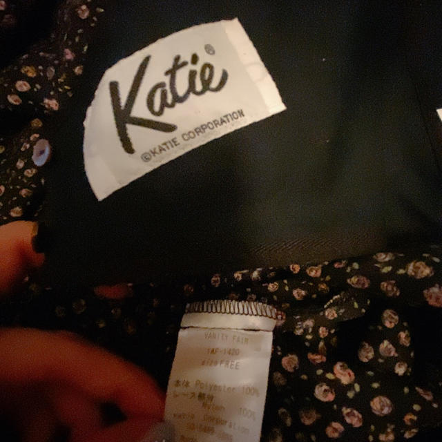 Katie(ケイティー)のkatie レディースのワンピース(ひざ丈ワンピース)の商品写真