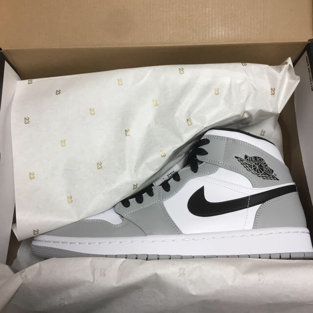 新品 28 AIR JORDAN 1 MID スモーク グレー