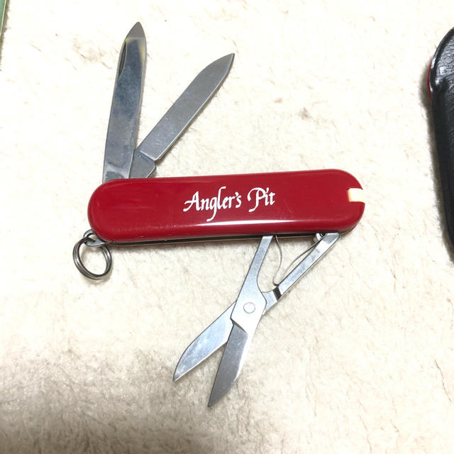 VICTORINOX(ビクトリノックス)のミッキー様専用新品 未使用 VICTORINOX　アーミーナイフ赤　ミニナイフ スポーツ/アウトドアのアウトドア(その他)の商品写真