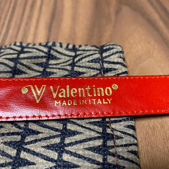 VALENTINO(ヴァレンティノ)のValentino バレンチノ　レディース　ベルト　120 新品未使用 レディースのファッション小物(ベルト)の商品写真