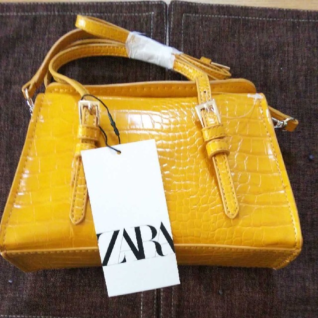ZARA(ザラ)の専用様のみです♥️ZARA♥️新品未使用♥️ショルダーミニバック♥️イエロー レディースのバッグ(ショルダーバッグ)の商品写真