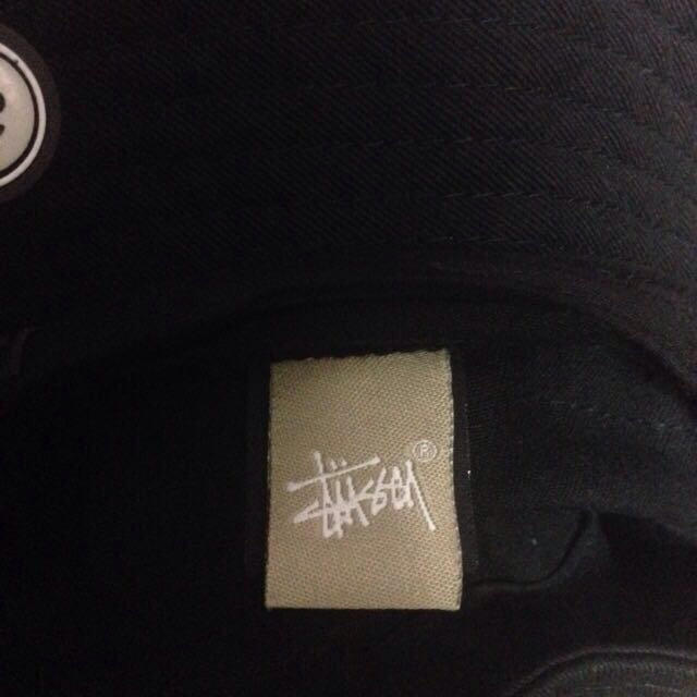 STUSSY(ステューシー)のSTUSSY バケットハット ブラック色 レディースの帽子(ハット)の商品写真