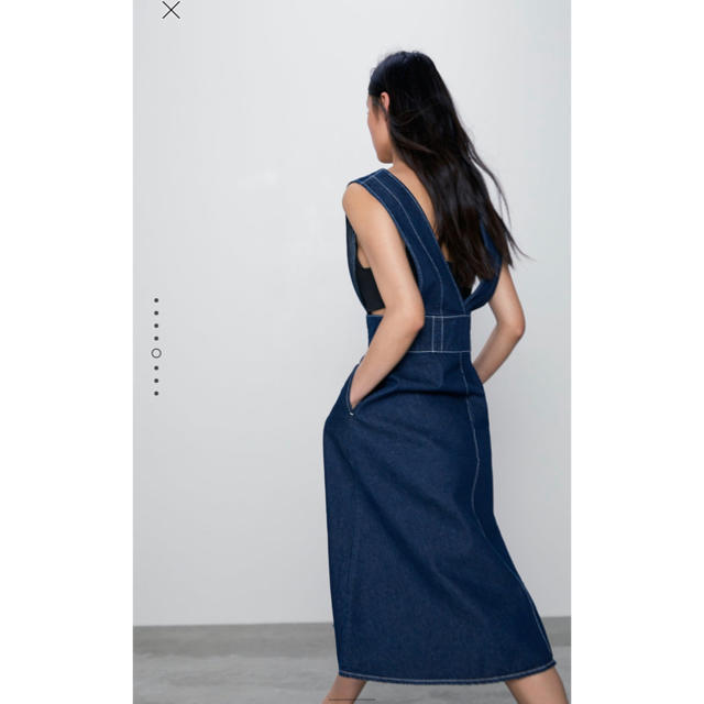 ZARA(ザラ)の新品　1点　ZARAロングデニムワンピースミディ丈ジャンパースカート レディースのスカート(ひざ丈スカート)の商品写真