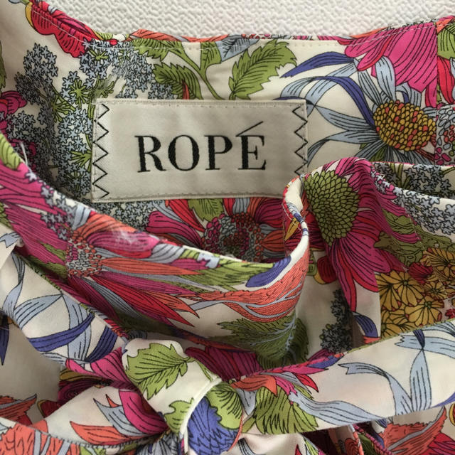 ROPE’(ロペ)のROPE  キュロット　リバティ レディースのパンツ(キュロット)の商品写真