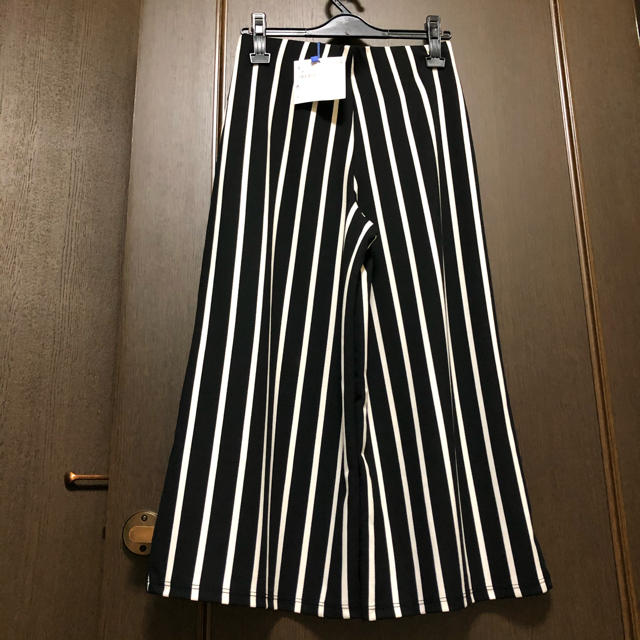 ZARA(ザラ)のストライプ　パンツ　 レディースのパンツ(キュロット)の商品写真