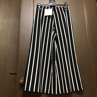 ザラ(ZARA)のストライプ　パンツ　(キュロット)