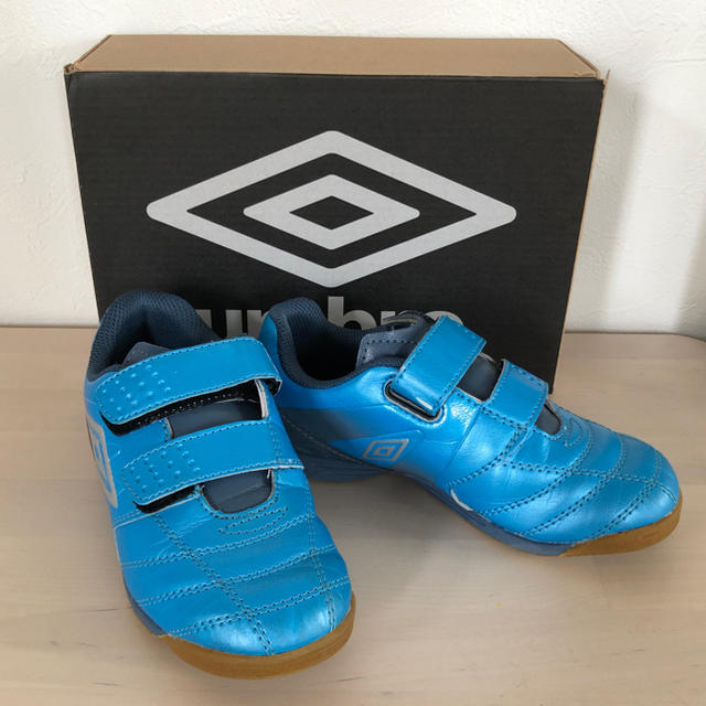 UMBRO(アンブロ)のアンブロ サッカーシューズ 17cm キッズ/ベビー/マタニティのキッズ靴/シューズ(15cm~)(スニーカー)の商品写真