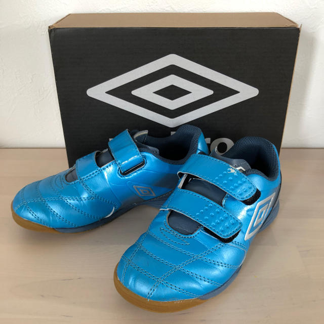 UMBRO(アンブロ)のアンブロ サッカーシューズ 17cm キッズ/ベビー/マタニティのキッズ靴/シューズ(15cm~)(スニーカー)の商品写真