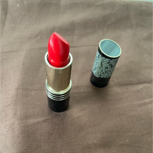 REVLON(レブロン)の口紅　レブロン　レッド コスメ/美容のベースメイク/化粧品(口紅)の商品写真