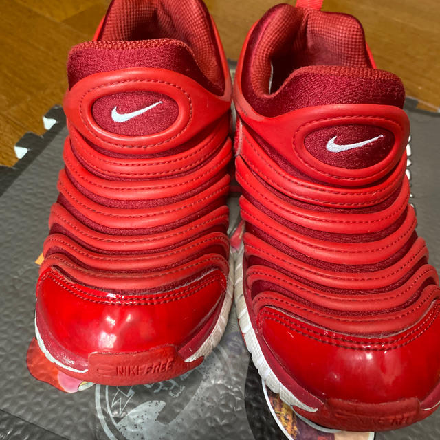 NIKE(ナイキ)のNIKE ダイナモ  18cm キッズ/ベビー/マタニティのキッズ靴/シューズ(15cm~)(スニーカー)の商品写真