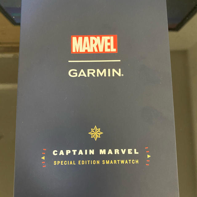 爆売り！
 Garmin Avengers Legacy Hero Smartwatch Buyr.com Series:Captain Marvel スマートフォン/携帯電話