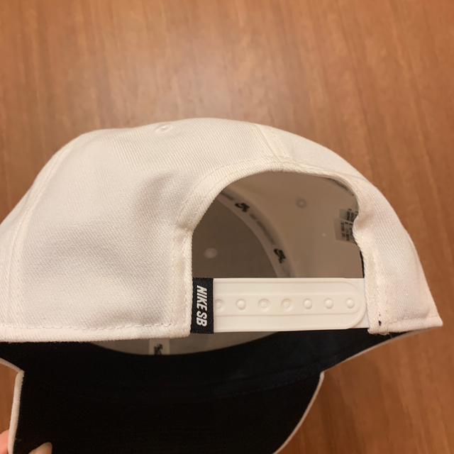 NIKE(ナイキ)のナイキ　ホワイトキャップ　フリーサイズ メンズの帽子(キャップ)の商品写真