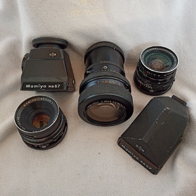 USTMamiya(マミヤ)のマミヤジャンク詰め合わせ+ニコン200ミリ+ブロニカファインダー スマホ/家電/カメラのカメラ(レンズ(単焦点))の商品写真