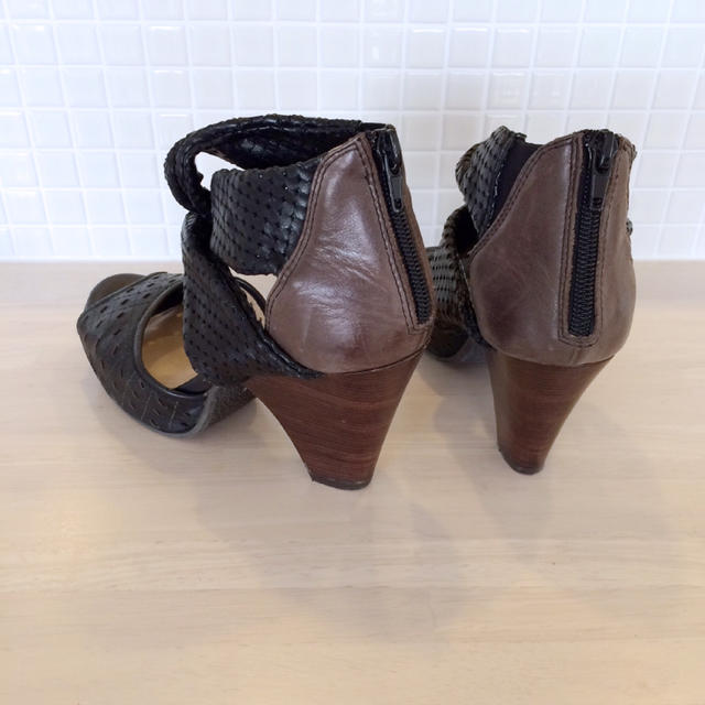 SALE☆サヴァサヴァ革サンダル レディースの靴/シューズ(サンダル)の商品写真